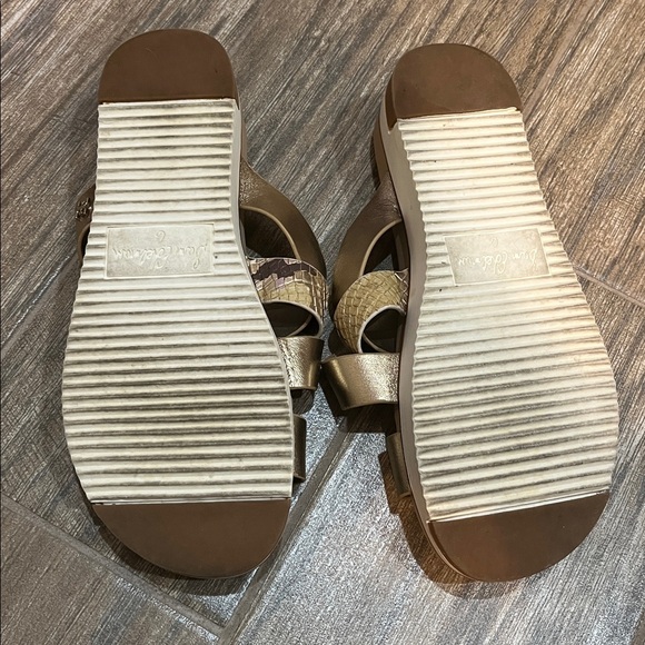 Sam Edelman Ariele Gold Metallic Snake Strappy Platform Slide On Sandals Size 6 - Picture 5 of 12